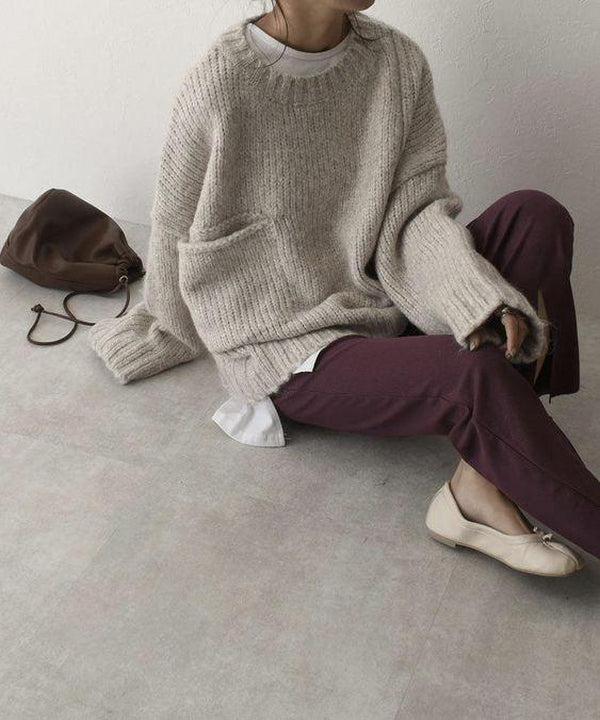 Noëlle | Trendy oversized ivory white sweater with stylish front pocket for an elegant look