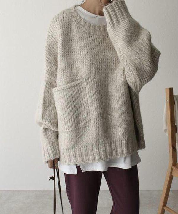 Noëlle | Trendy oversized ivory white sweater with stylish front pocket for an elegant look