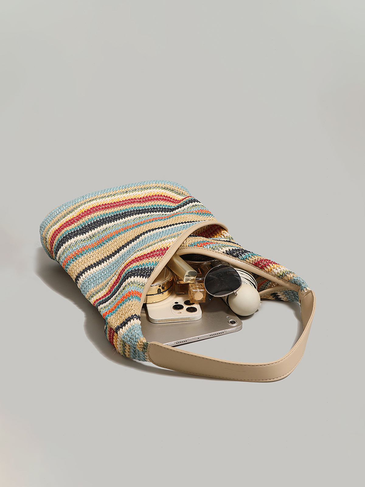 Isis | Woven shoulder bag